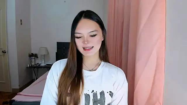 Snapshot of ameliamaureen chatting on 11/23/25, 01:55 ameliamaureen online show from 11/23/25, 01:55