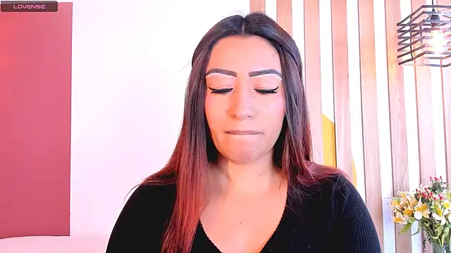 Snapshot of SashaGreyy_ chatting on 10/18/25, 08:42 SashaGreyy online show from 10/18/25, 08:42