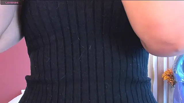 Snapshot of SashaGreyy_ chatting on 11/18/25, 09:30 SashaGreyy online show from 11/18/25, 09:30