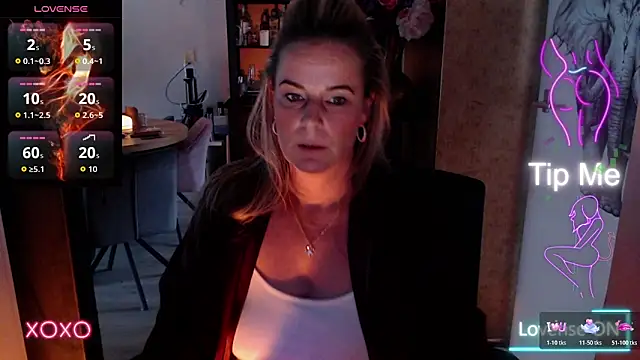 Mrs-Aurora online show from 01/12/26, 12:43