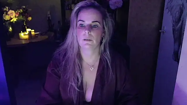 Mrs-Aurora online show from 02/01/26, 09:57