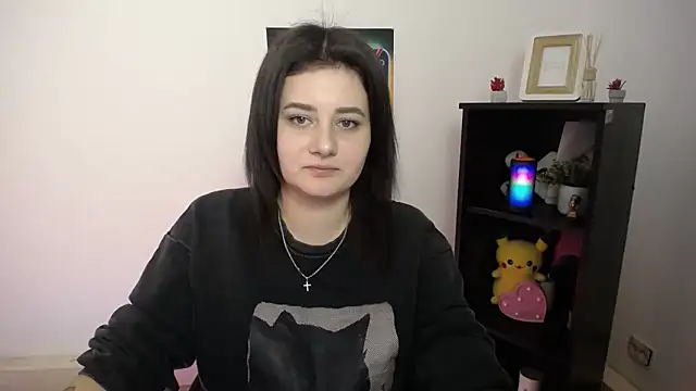 Snapshot of Katrin_kiss_ chatting on 10/13/25, 01:44 Katrin kiss online show from 10/13/25, 01:44