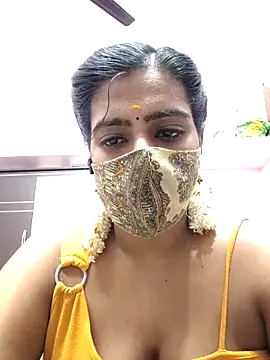 Snapshot of Tamil-Meenu12 chatting on 09/17/25, 06:48 Tamil-Meenu12 online show from 09/17/25, 06:48