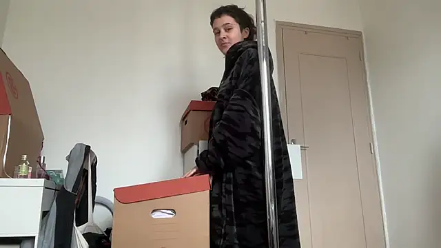 Snapshot of NIQUE_TARAXX chatting on 09/24/25, 11:57 NIQUE TARAXX online show from 09/24/25, 11:57