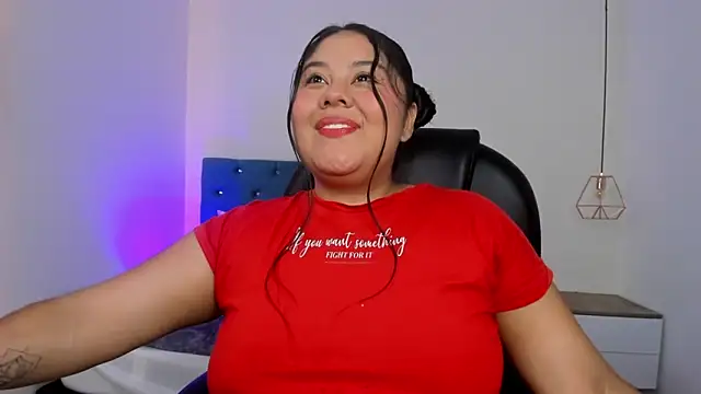 Snapshot of julieta_miller01 chatting on 09/11/25, 11:54 julieta miller01 online show from 09/11/25, 11:54