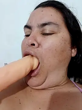 yaneth  online show from 09/13/25, 11:26