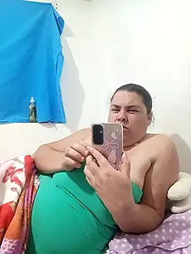 yaneth  online show from 12/17/25, 01:00