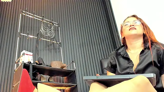 MissKathyfox online show from 11/10/25, 07:46