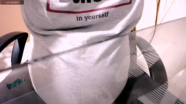 charlothee12 online show from 12/21/25, 02:19