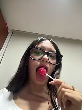 Snapshot of Katie_rawwww chatting on 09/27/25, 11:43 Katie rawwww online show from 09/27/25, 11:43