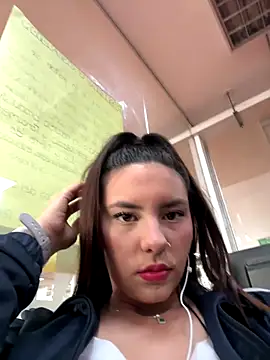 Snapshot of Katie_rawwww chatting on 12/05/25, 04:14 Katie rawwww online show from 12/05/25, 04:14