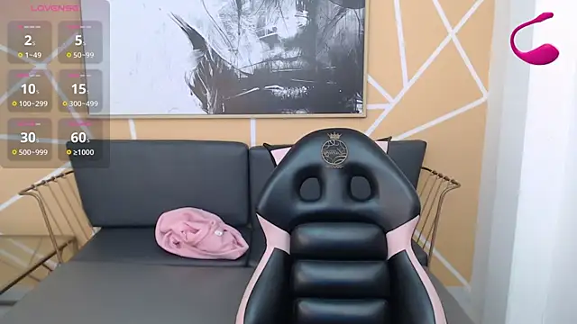 Snapshot of olivia_russo_ chatting on 11/13/25, 08:08 olivia russo online show from 11/13/25, 08:08