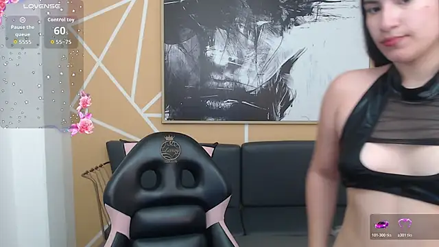 Snapshot of olivia_russo_ chatting on 11/22/25, 08:08 olivia russo online show from 11/22/25, 08:08