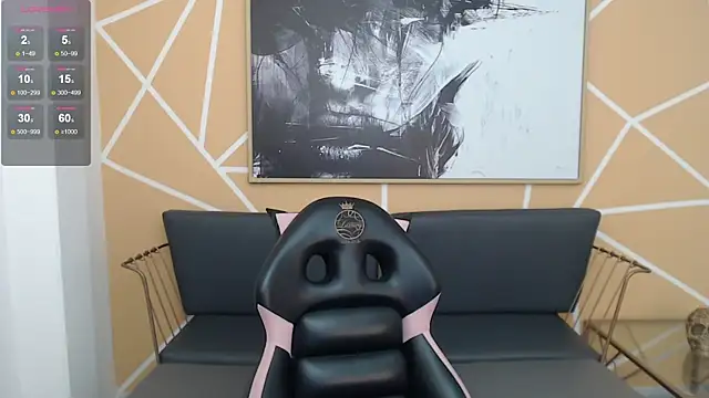 Snapshot of olivia_russo_ chatting on 11/24/25, 08:08 olivia russo online show from 11/24/25, 08:08