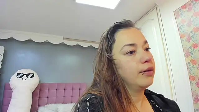 Tammy parker  online show from 11/04/25, 09:08