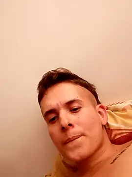 Snapshot of Jmgj912 chatting on 05/01/26, 04:22 Jmgj912 online show from 05/01/26, 04:22