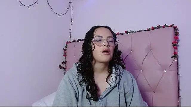 manumeow1 online show from 12/14/25, 10:14