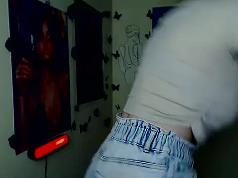 Snapshot of LadyAlice_ chatting on 11/03/25, 07:20 LadyAlice  online show from 11/03/25, 07:20