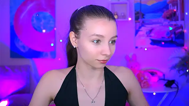 Snapshot of JulieDaniel chatting on 10/10/25, 08:13 JulieDaniel online show from 10/10/25, 08:13