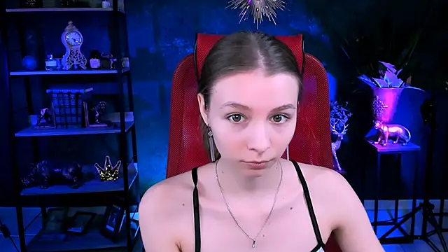 Snapshot of JulieDaniel chatting on 10/13/25, 08:03 JulieDaniel online show from 10/13/25, 08:03