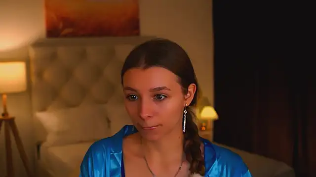 Snapshot of JulieDaniel chatting on 10/16/25, 08:15 JulieDaniel online show from 10/16/25, 08:15