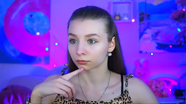 Snapshot of JulieDaniel chatting on 10/23/25, 08:24 JulieDaniel online show from 10/23/25, 08:24