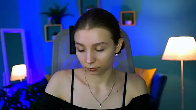 Snapshot of JulieDaniel chatting on 10/24/25, 04:20 JulieDaniel online show from 10/24/25, 04:20