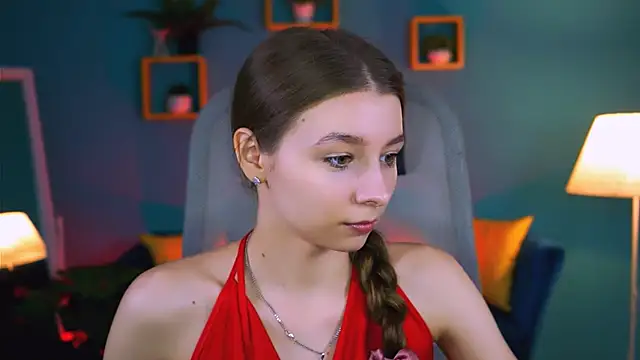 Snapshot of JulieDaniel chatting on 10/28/25, 04:27 JulieDaniel online show from 10/28/25, 04:27