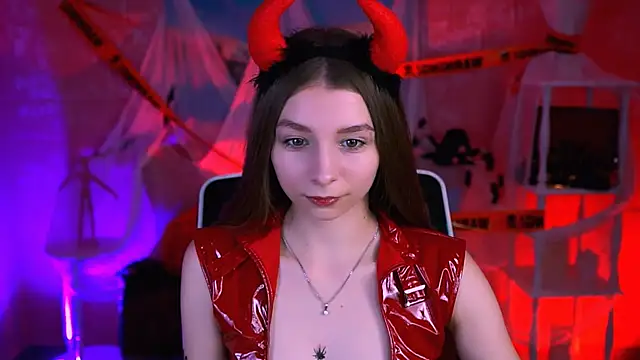 Snapshot of JulieDaniel chatting on 10/30/25, 04:58 JulieDaniel online show from 10/30/25, 04:58