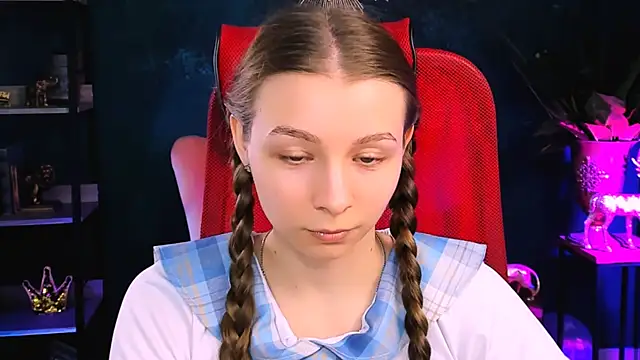 Snapshot of JulieDaniel chatting on 11/11/25, 04:45 JulieDaniel online show from 11/11/25, 04:45