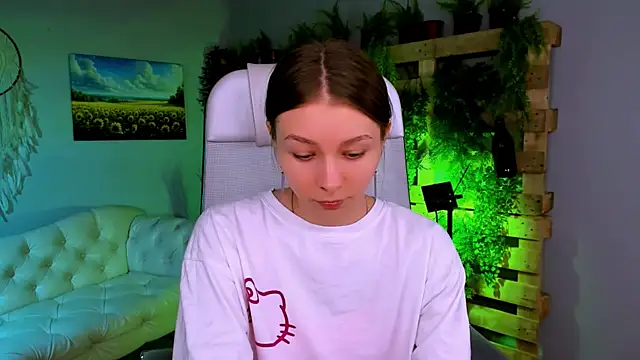 Snapshot of JulieDaniel chatting on 11/21/25, 08:13 JulieDaniel online show from 11/21/25, 08:13