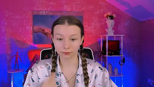 Snapshot of JulieDaniel chatting on 11/24/25, 08:25 JulieDaniel online show from 11/24/25, 08:25