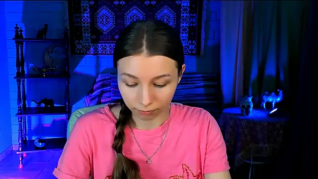 Snapshot of JulieDaniel chatting on 12/04/25, 04:22 JulieDaniel online show from 12/04/25, 04:22