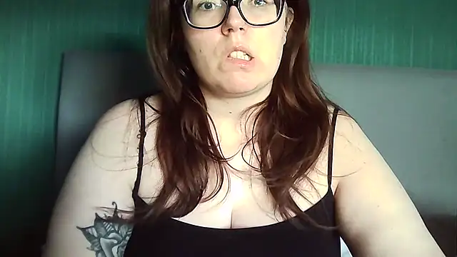 Snapshot of Curvy-BellaX chatting on 10/08/25, 03:20 Curvy-BellaX online show from 10/08/25, 03:20