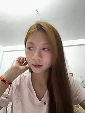 Snapshot of Lil-Gi chatting on 05/22/26, 04:56 Lil-Gi online show from 05/22/26, 04:56