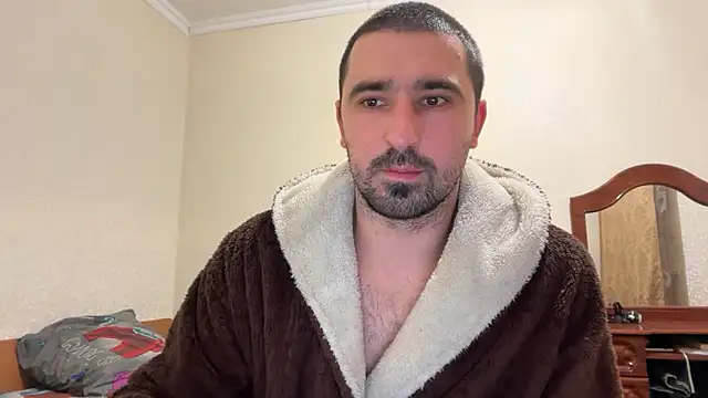 Snapshot of Hard_to_Obey chatting on 01/06/26, 05:27 Hard to Obey online show from 01/06/26, 05:27