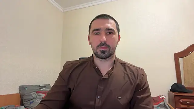 Snapshot of Hard_to_Obey chatting on 01/07/26, 05:04 Hard to Obey online show from 01/07/26, 05:04