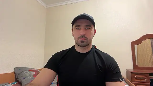 Snapshot of Hard_to_Obey chatting on 01/14/26, 05:18 Hard to Obey online show from 01/14/26, 05:18