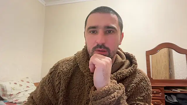 Snapshot of Hard_to_Obey chatting on 01/31/26, 07:11 Hard to Obey online show from 01/31/26, 07:11