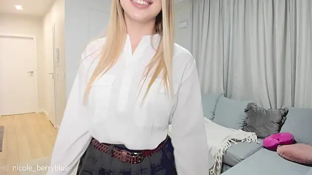 nicole blueberry online show from 09/29/25, 08:24