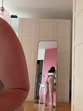 chloedlm5 online show from 04/13/26, 09:04