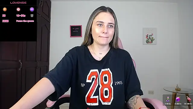 Veronika  Winslow  online show from 09/16/25, 06:47