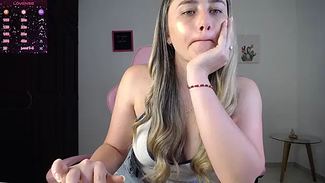 Veronika  Winslow  online show from 09/18/25, 05:53