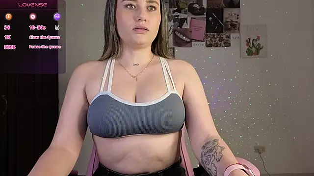 Veronika  Winslow  online show from 01/16/26, 03:43