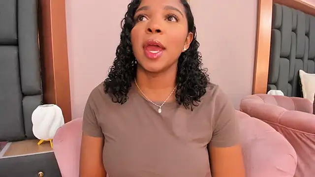 LisaMendez online show from 10/22/25, 04:02