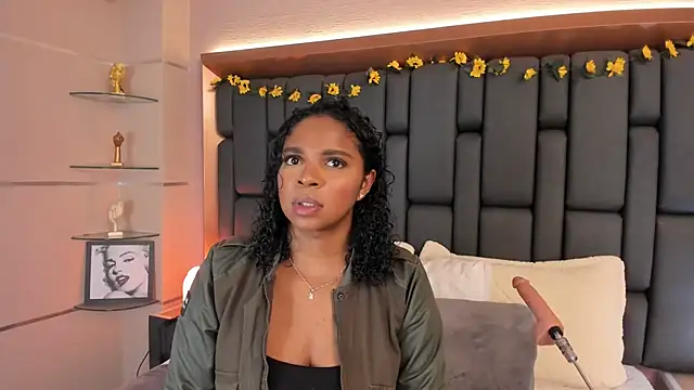 LisaMendez online show from 11/20/25, 11:04