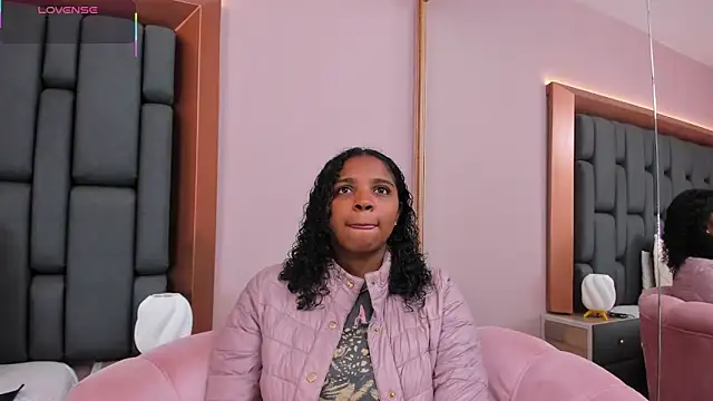 LisaMendez online show from 02/12/26, 03:56