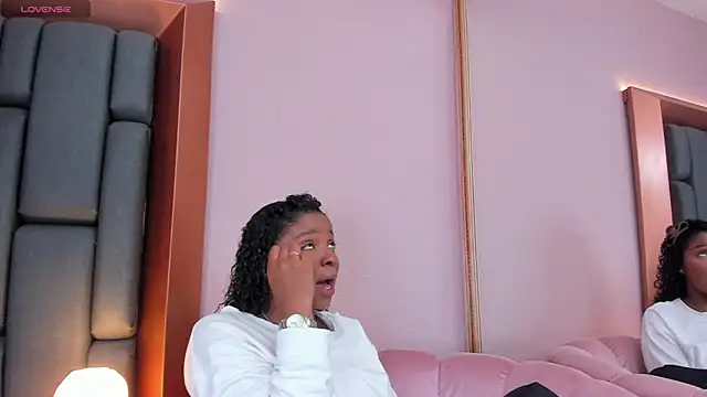 LisaMendez online show from 03/06/26, 11:12