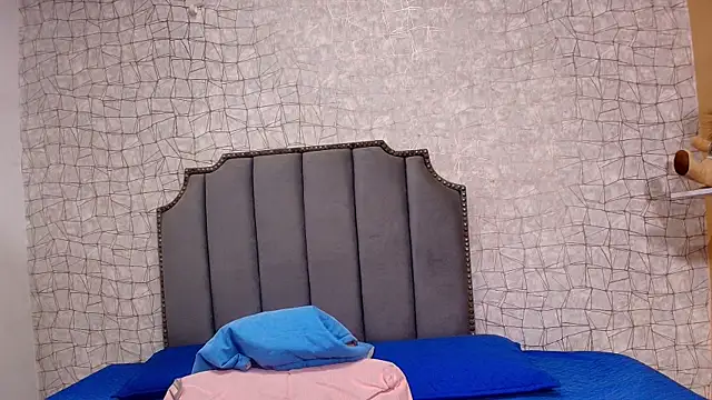 chloe leroy  online show from 09/13/25, 11:54