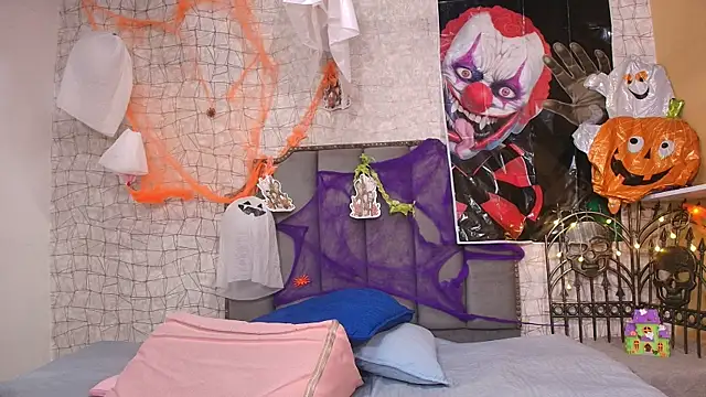 chloe leroy  online show from 11/04/25, 11:53